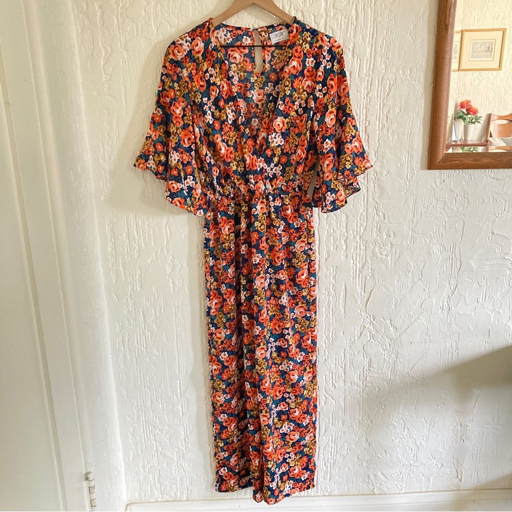 Anna Kay Floral Jumpsuit - Picture 2 of 11